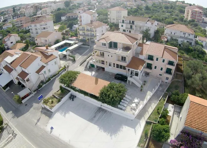Apartments Fumija