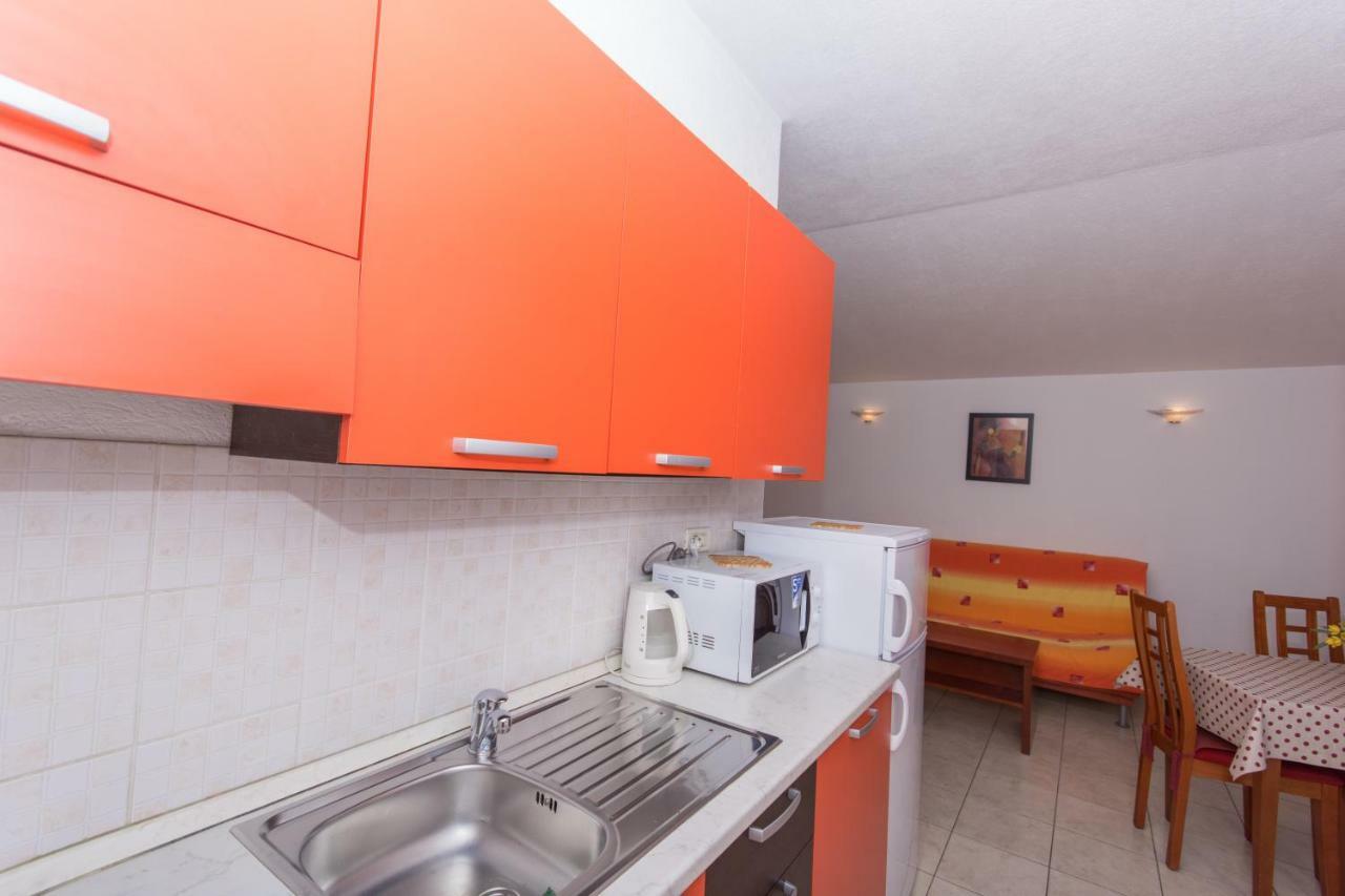 Apartment Fumija *